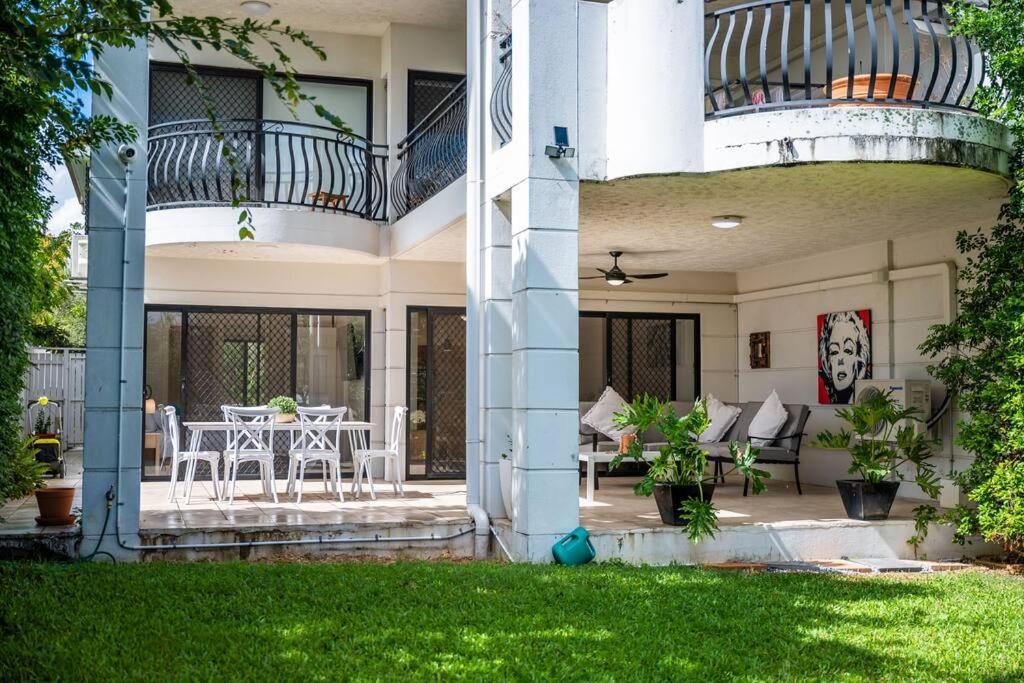 Modern 2-Bed Unit With Parking In South Brisbane Apartment Exterior photo