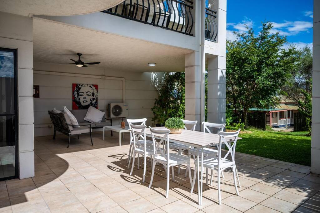 Modern 2-Bed Unit With Parking In South Brisbane Apartment Exterior photo